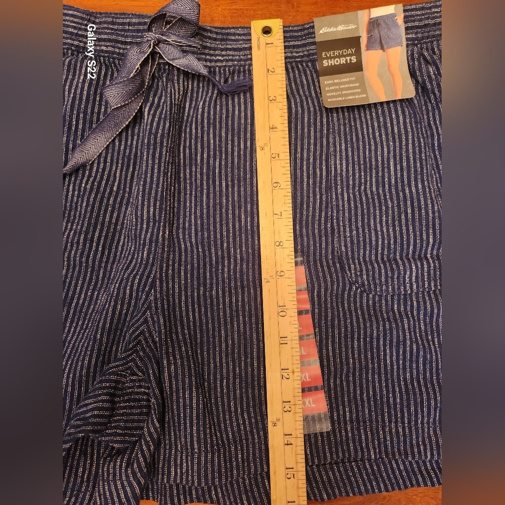 Eddie Bauer Shorts Womens Size XXL Navy Stripe Linen Blend Minimalist Casual - Picture 8 of 10